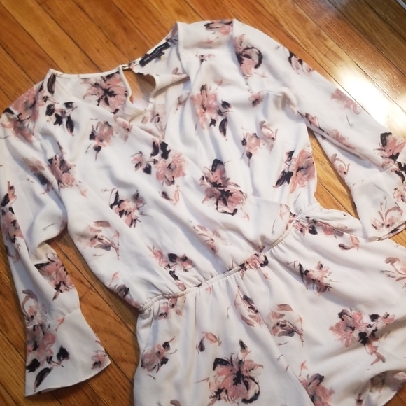 Romper - Picture 2 of 3